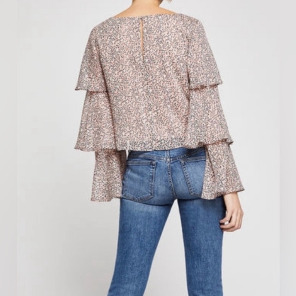 BCBGeneration Abstract Print Tiered Ruffle Top Sz M - Picture 5 of 7